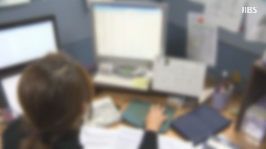 "여성 채용 늘었다" 대기업의 변화?... 연봉은 아직 남성의 71% - 뉴스 썸네일 이미지